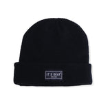 Black Beanie from It's okay | made in Portugal with love | feel cozy and warm with this knitted beanie. Pt gorro de inverno it's okay em preto